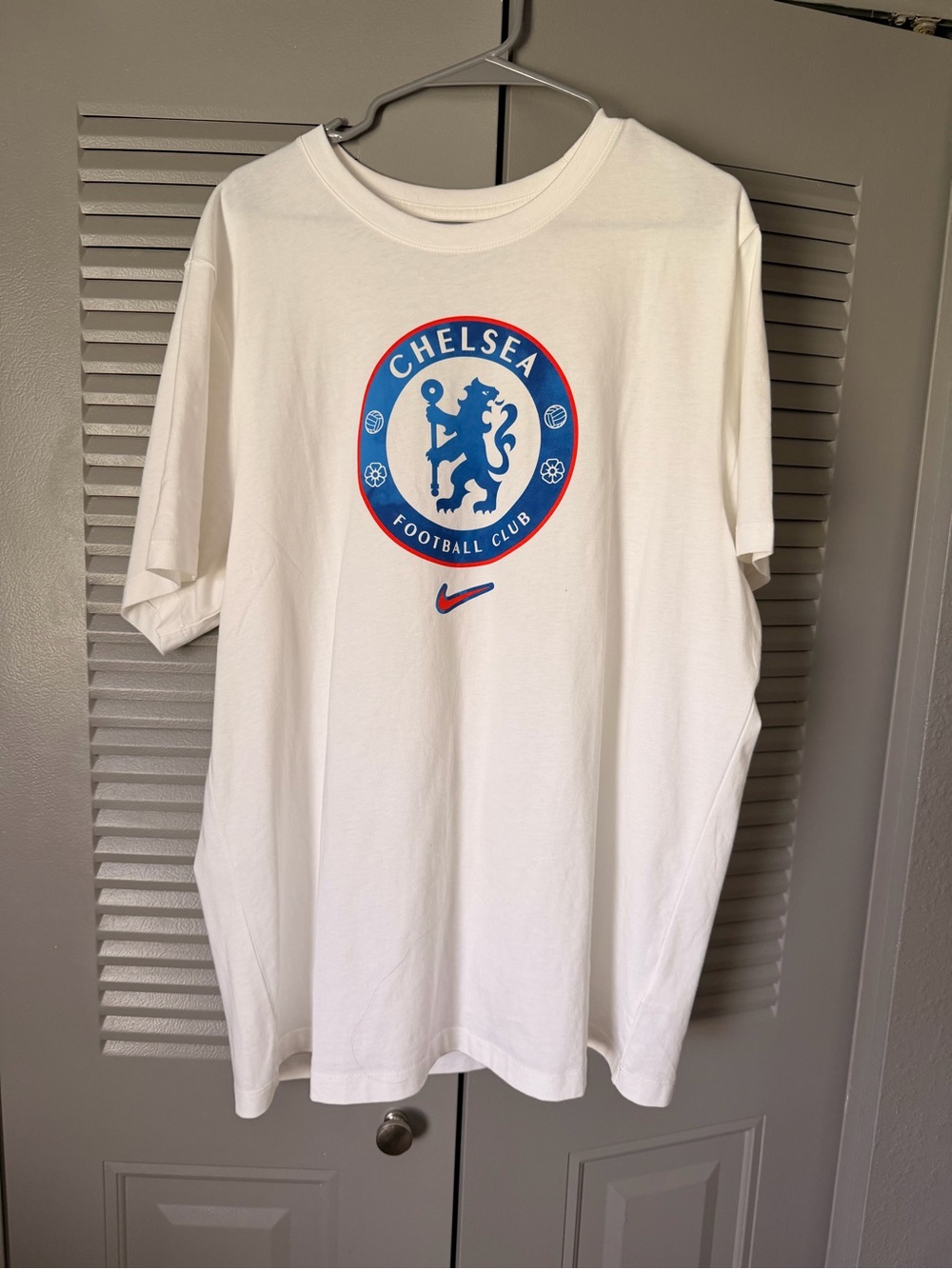 Nike Chelsea Football Club White Tee with Blue and Red Crest